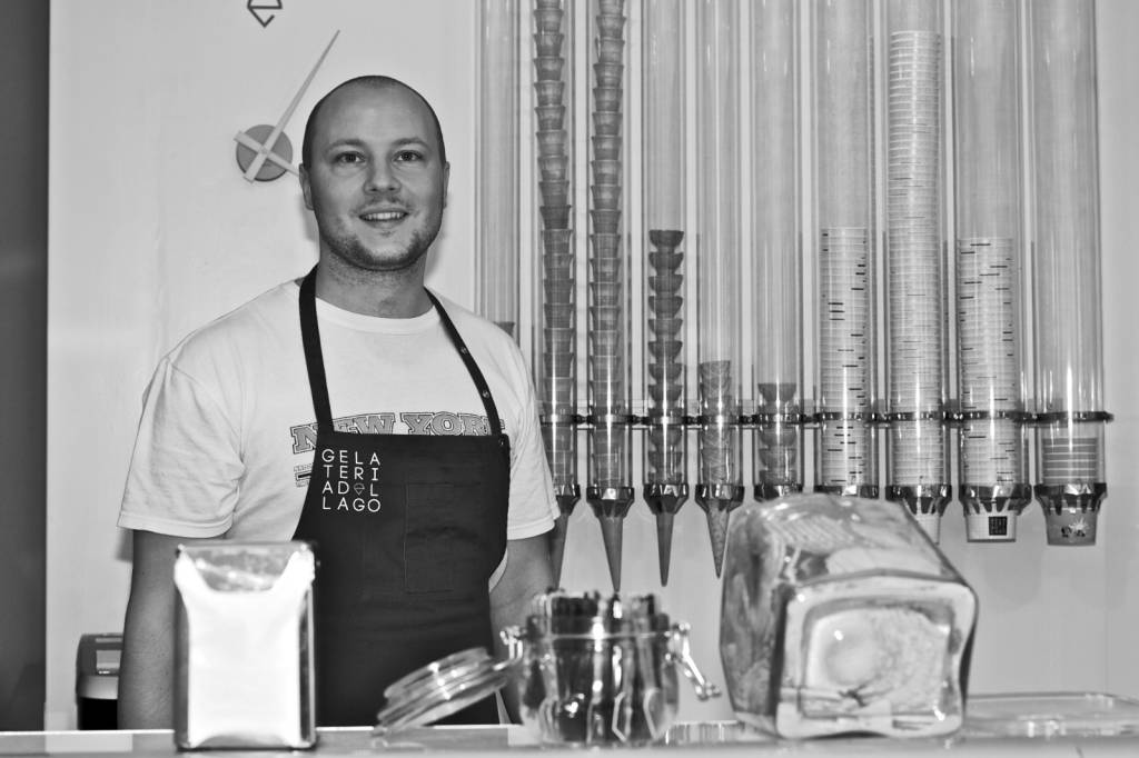La gelateria del lago di Sesto Calende