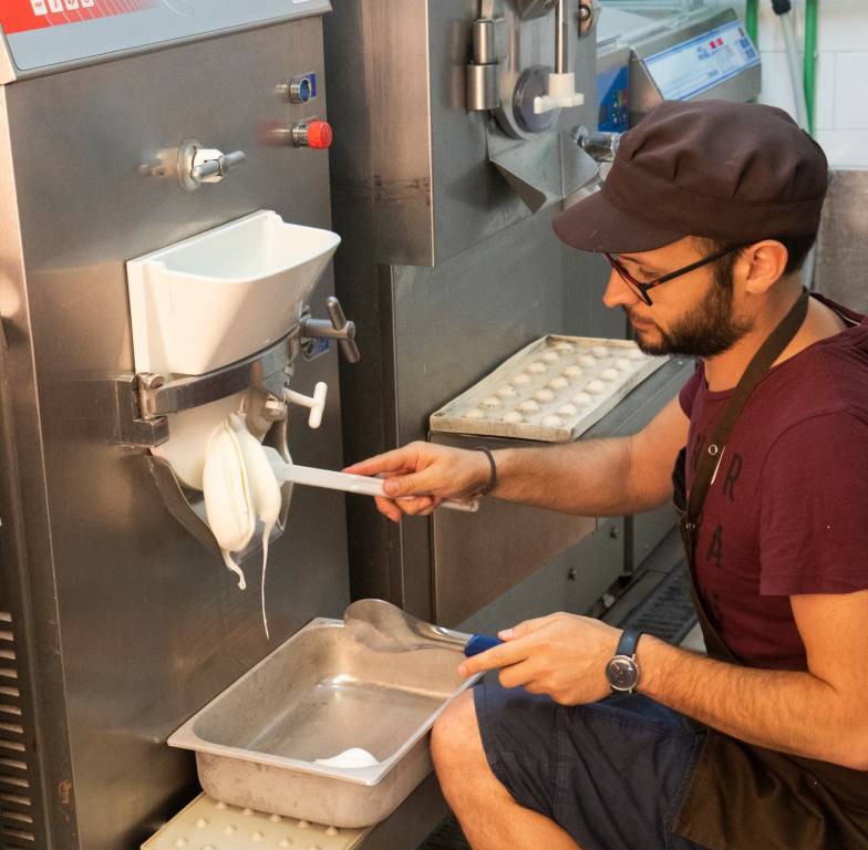 La gelateria del lago di Sesto Calende
