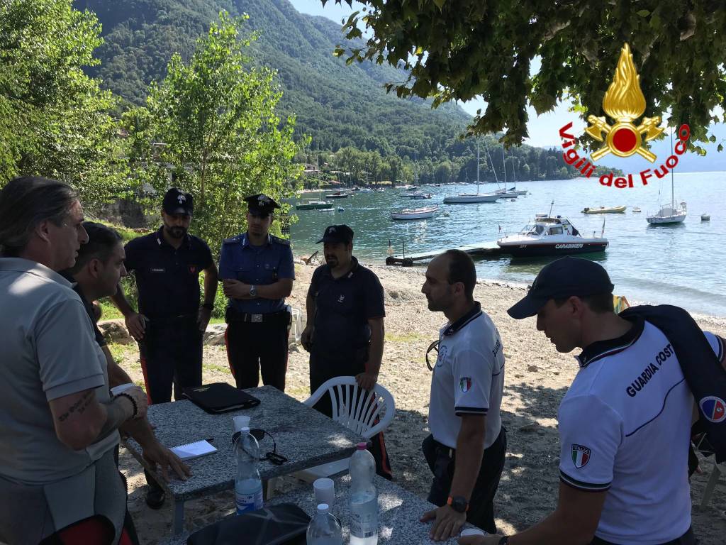 ricerca persona vigili del fuoco lago maggiore