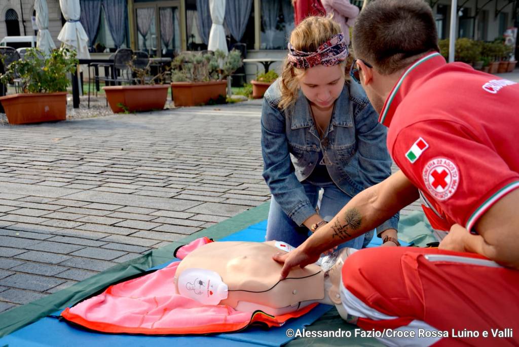 "Noi ci siamo!", più di cento postazioni a Luino per imparare a rianimare