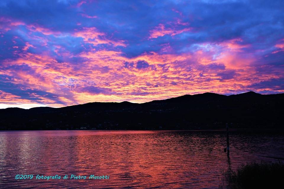 Ranco tramonto - foto di Pietro Masotti