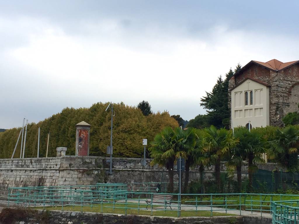 Autunno ad Angera, aspettando il foliage