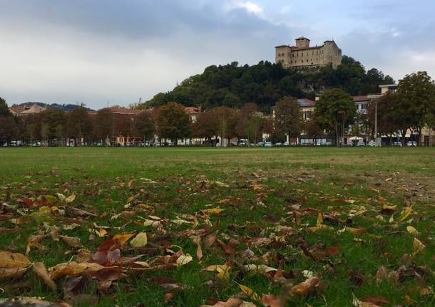 Autunno ad Angera, aspettando il foliage