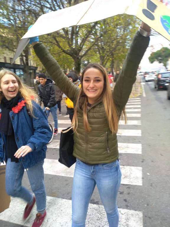 Fridays for Future, centinaia di studenti in piazza a Luino