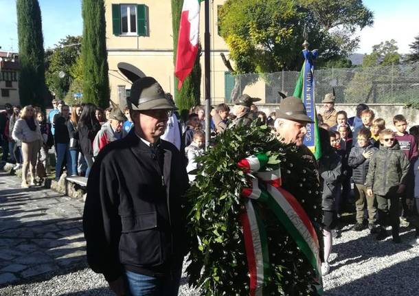 Alpini e studenti per le celebrazioni del 4 novembre