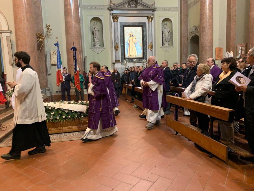 Luino: funerale don Giorgio Marelli