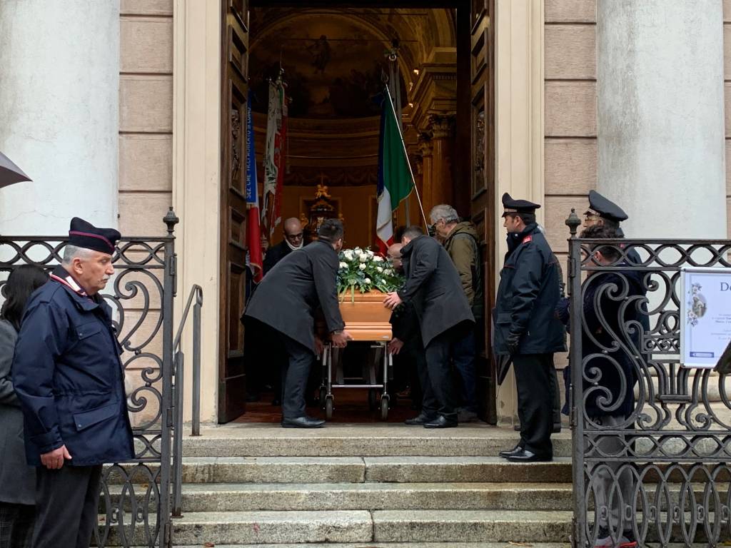Luino: funerale don Giorgio Marelli