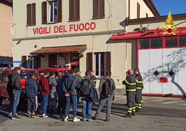 Luino - Omaggio ai Vigili del fuoco