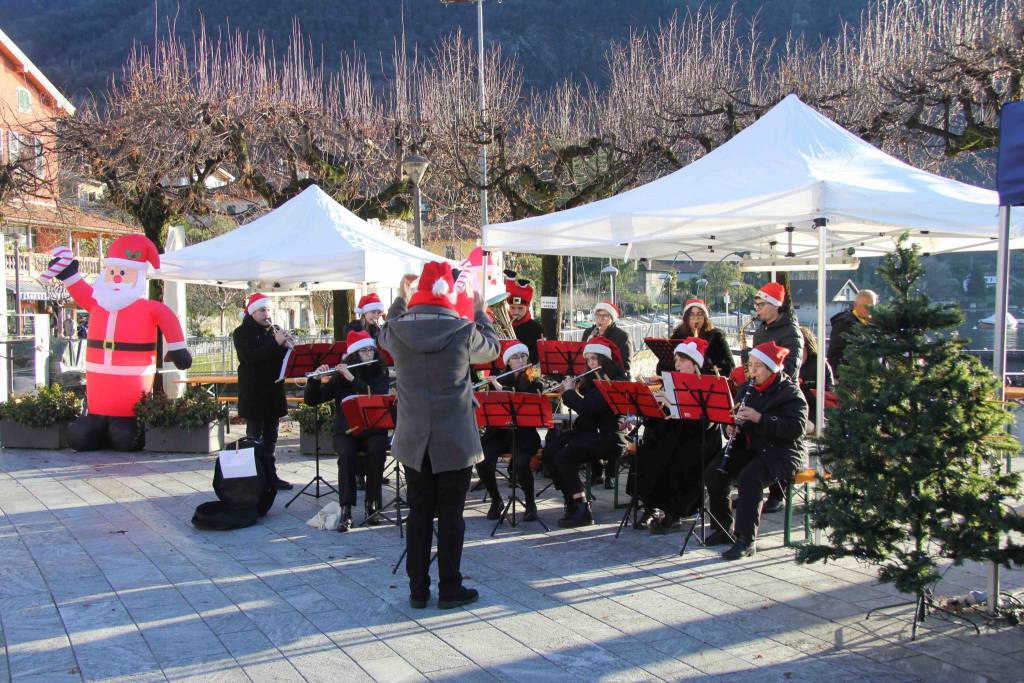 Gli auguri di Natale della Pro Loco a Castelveccana