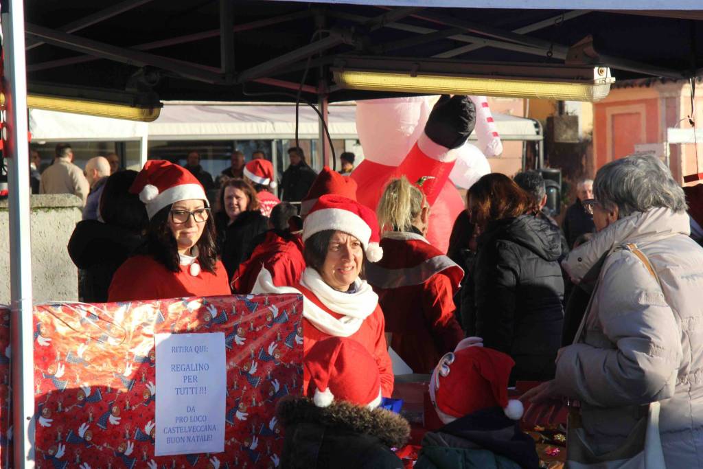Gli auguri di Natale della Pro Loco a Castelveccana