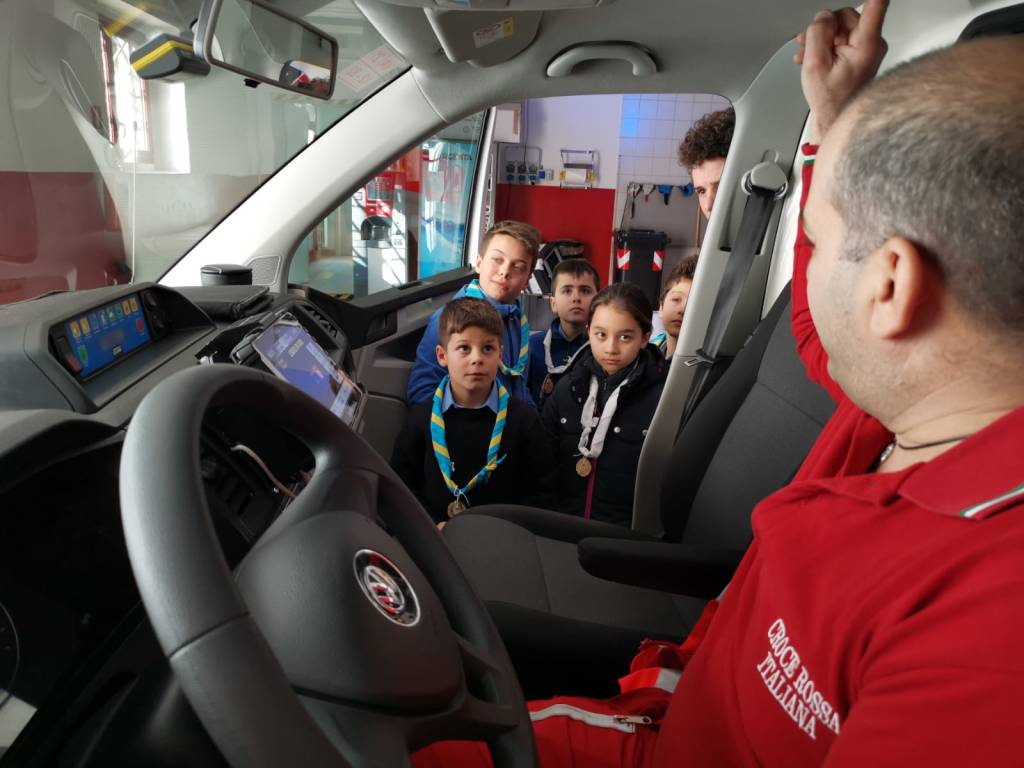 Scout del Luinese incontrano la Croce Rossa 
