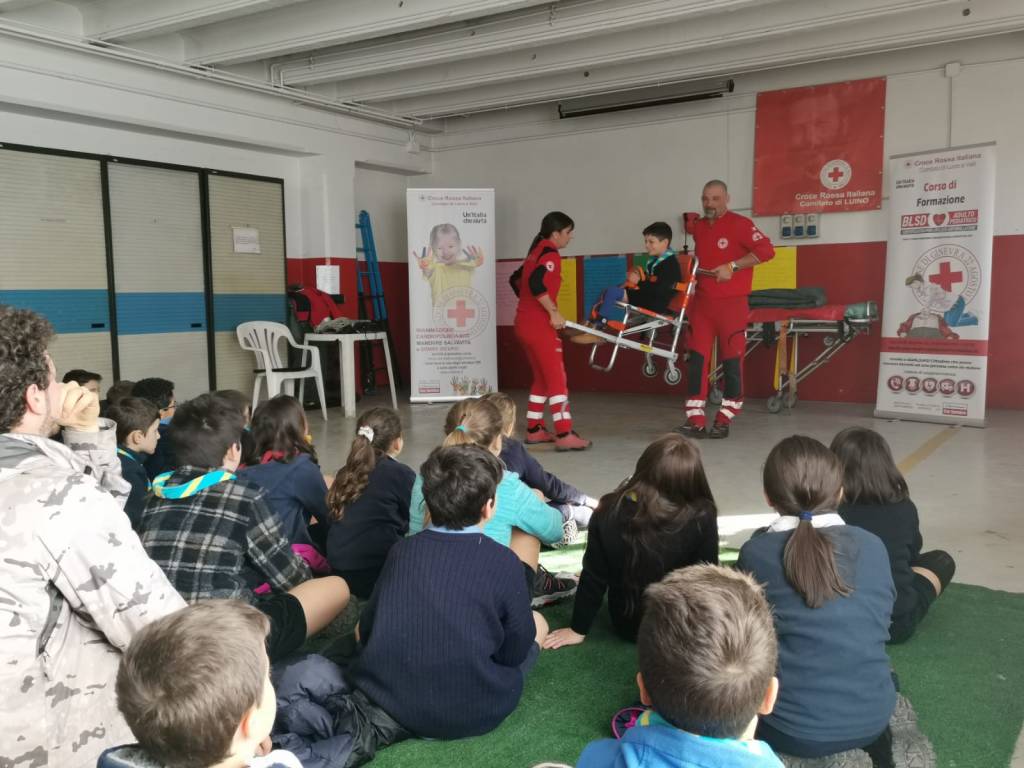 Scout del Luinese incontrano la Croce Rossa 