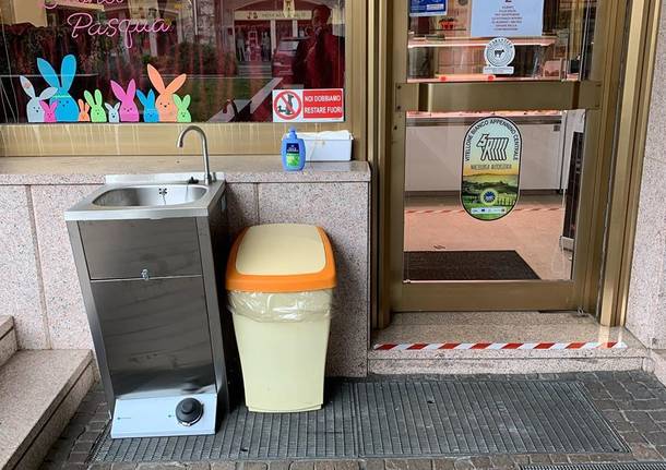 lavandino mani angera macelleria