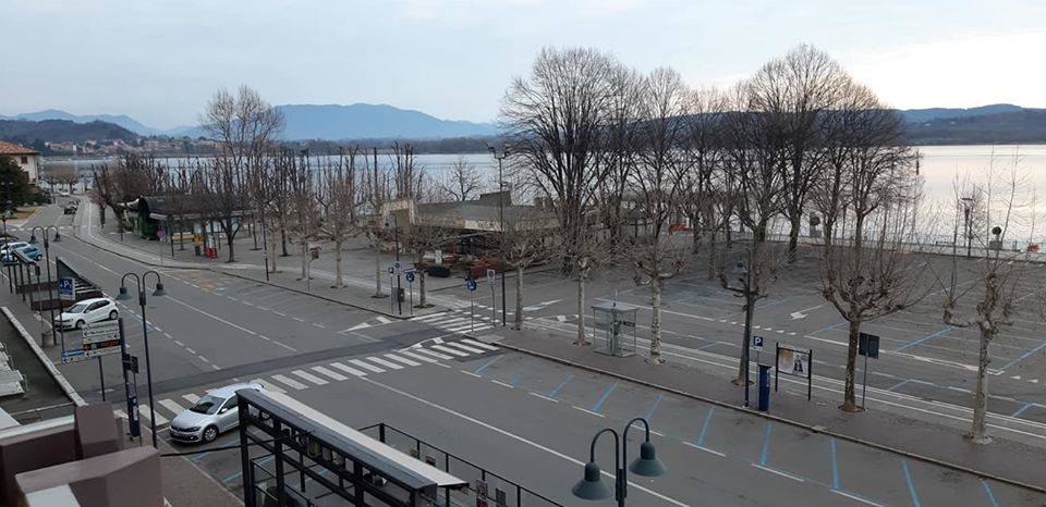 Le foto di Arona deserta