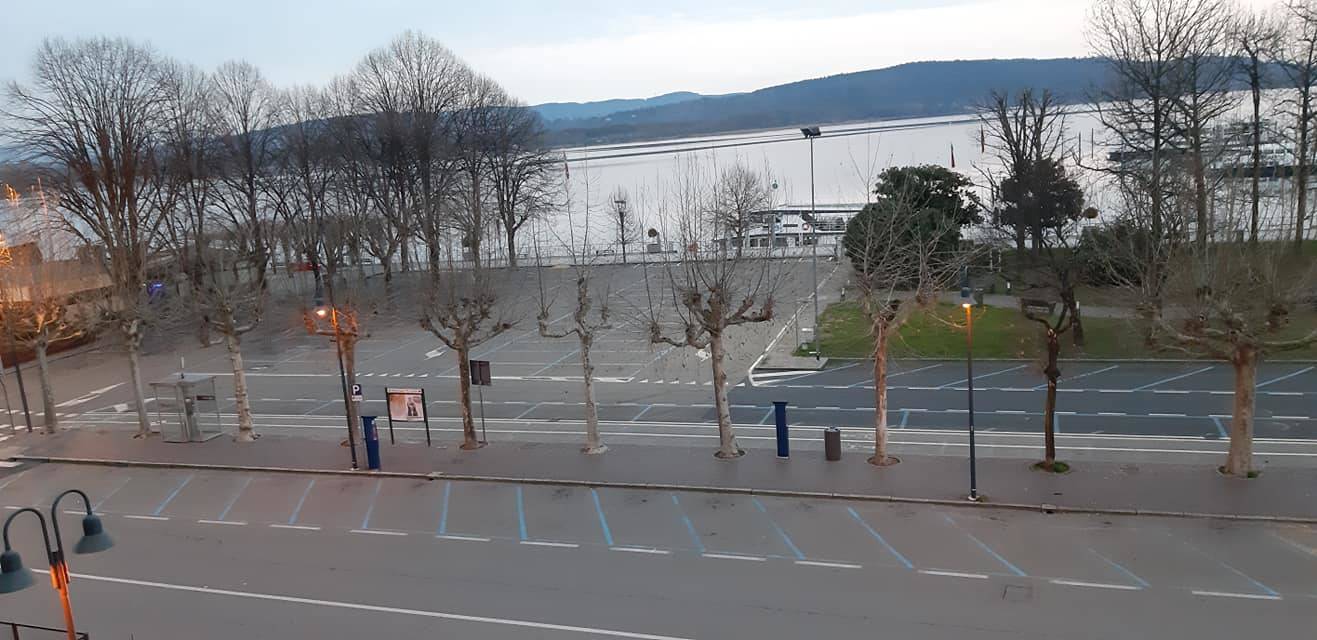 Le foto di Arona deserta
