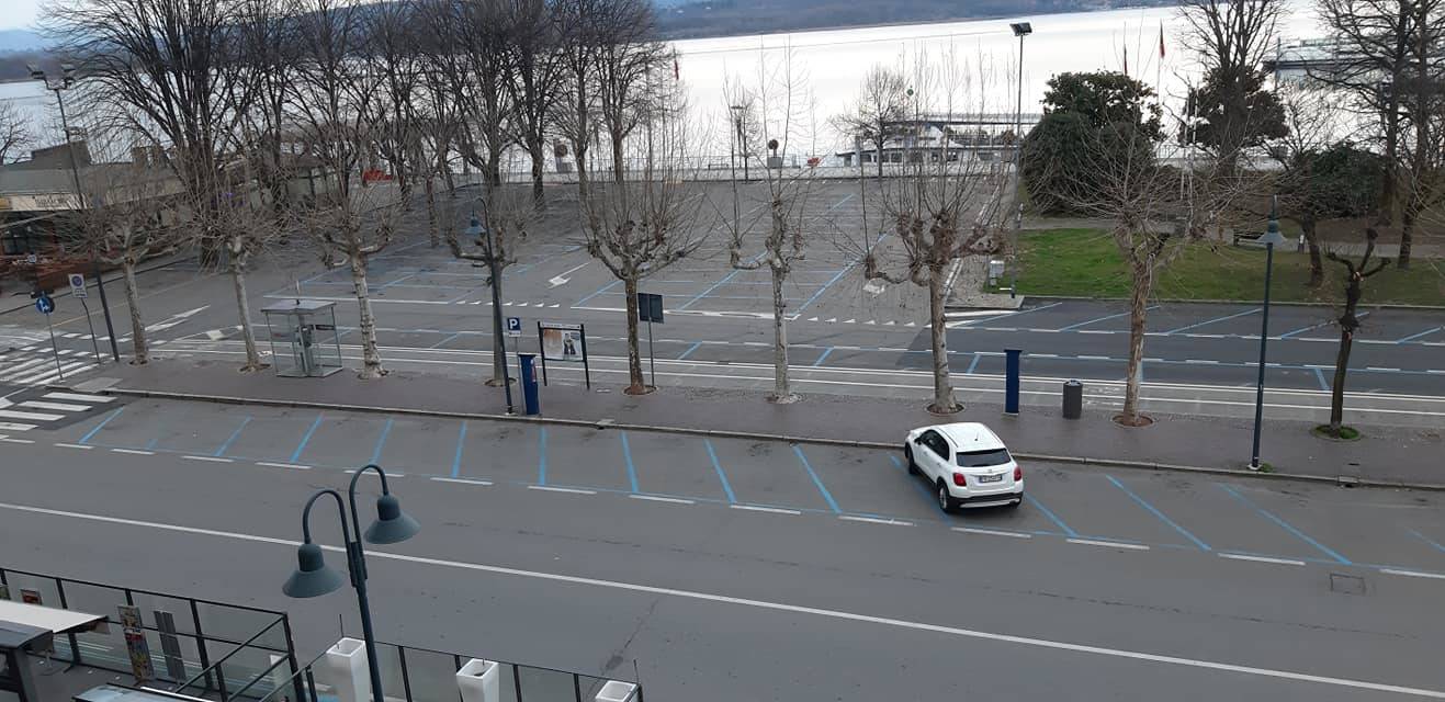 Le foto di Arona deserta