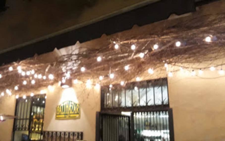 insegne accese bar ristoranti protesta