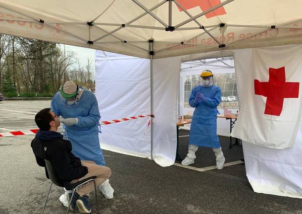 tendone croce rossa per tamponi covid