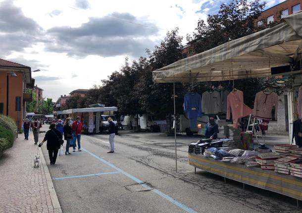 Ripartenza mercato Laveno Mombello