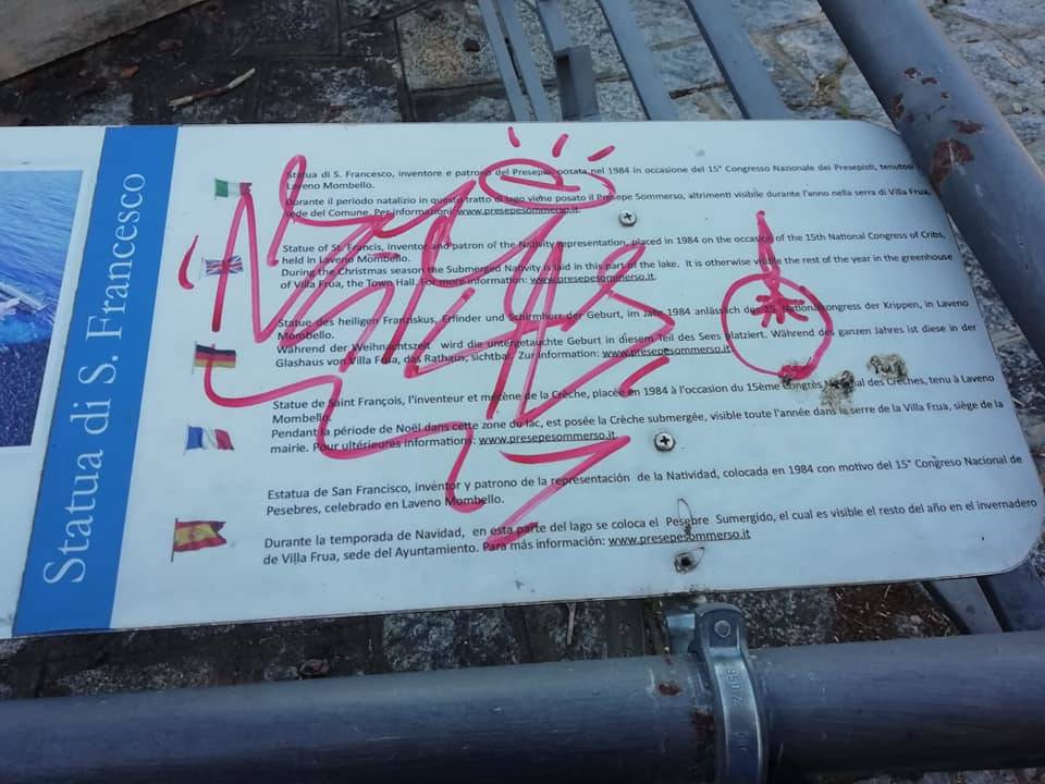 Insegne statua San Francesco 