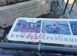 Insegne statua San Francesco 