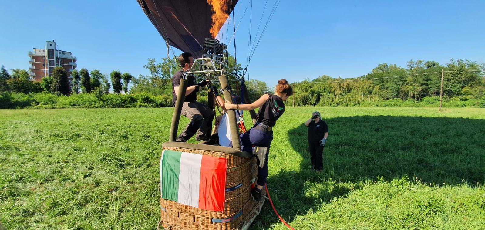 Il volo in mongolfiera della Arcadia Fly Team sul Maggiore