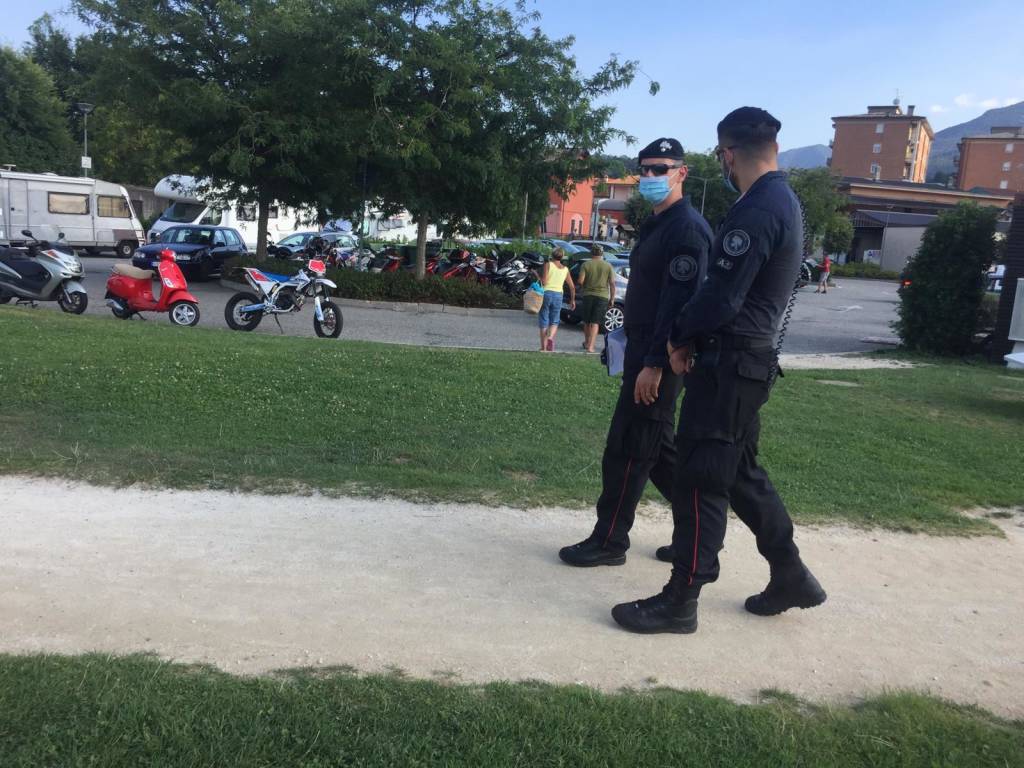 Carabinieri controllano il Lago Maggiore 