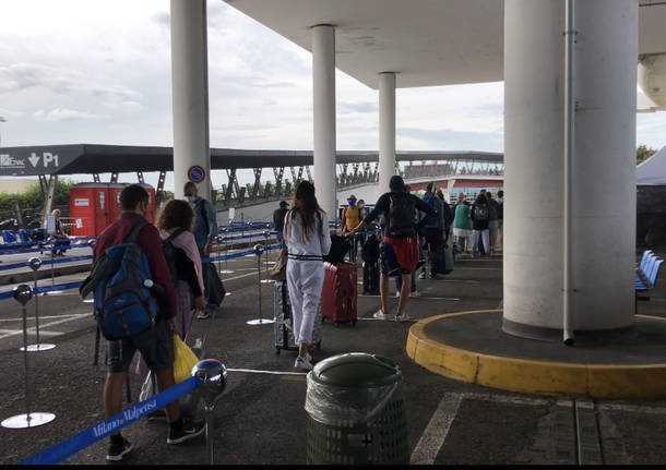 Giulio Gallera al terminal 1 di Malpensa