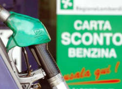 La farsa dello sconto benzina