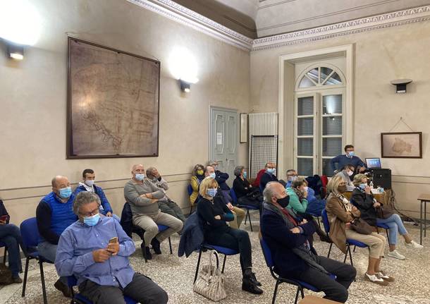 consiglio comunale laveno