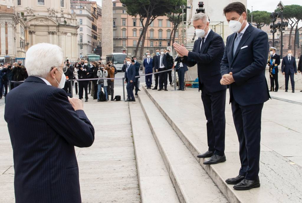 4 novembre deposizione Mattarella 