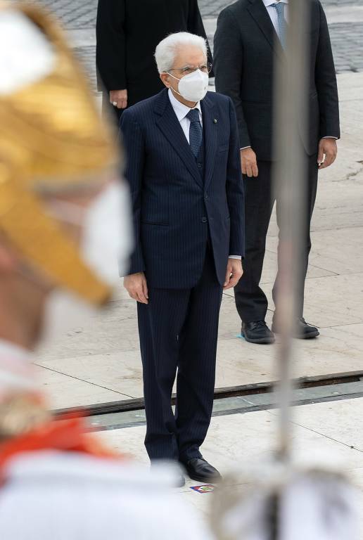 4 novembre deposizione Mattarella 