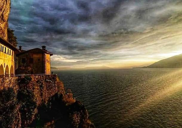 La bellezza dell’Eremo di Santa Caterina del Sasso di Leggiuno