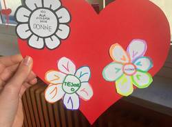 Fiori a scuola contro la violenza sulle donne