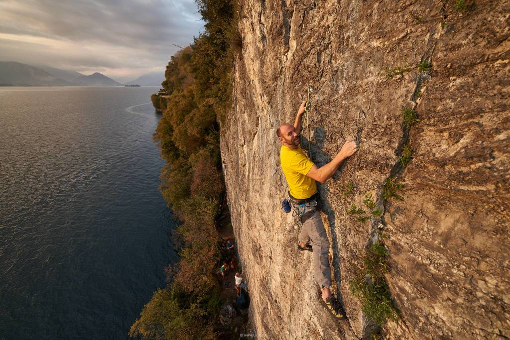 Sasso Ballaro, sospesi tra lago e cielo (foto di Tommaso Lamantia)