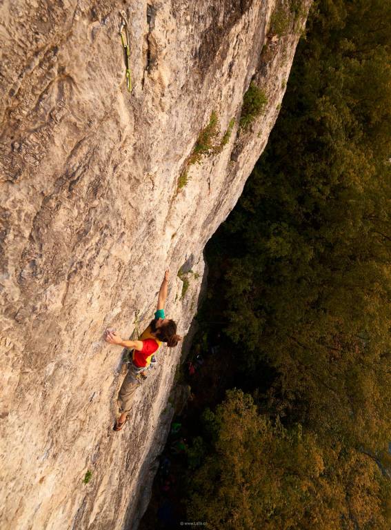 Sasso Ballaro, sospesi tra lago e cielo (foto di Tommaso Lamantia)