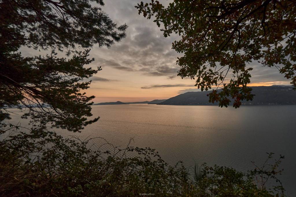Sasso Ballaro, sospesi tra lago e cielo (foto di Tommaso Lamantia)