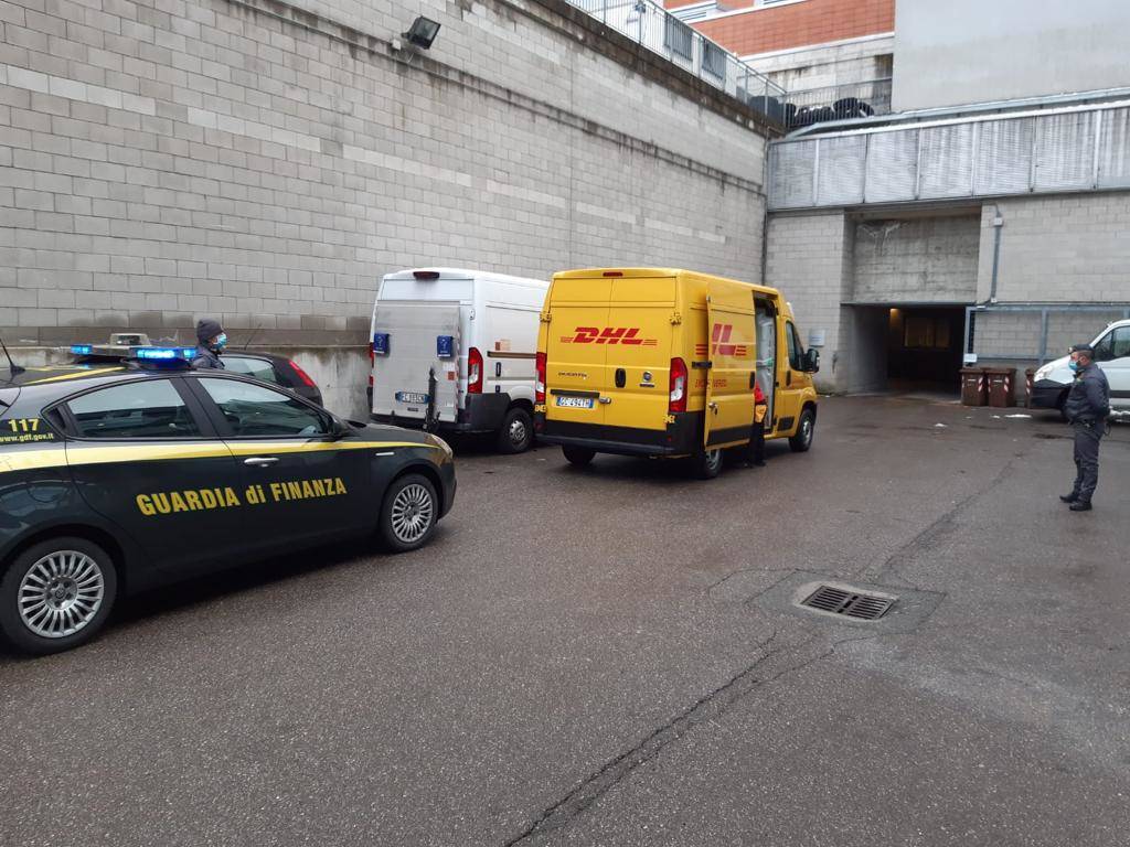 Arrivati all’ospedale di Varese i vaccini per il personale dei reparti covid e dei pronto soccorso