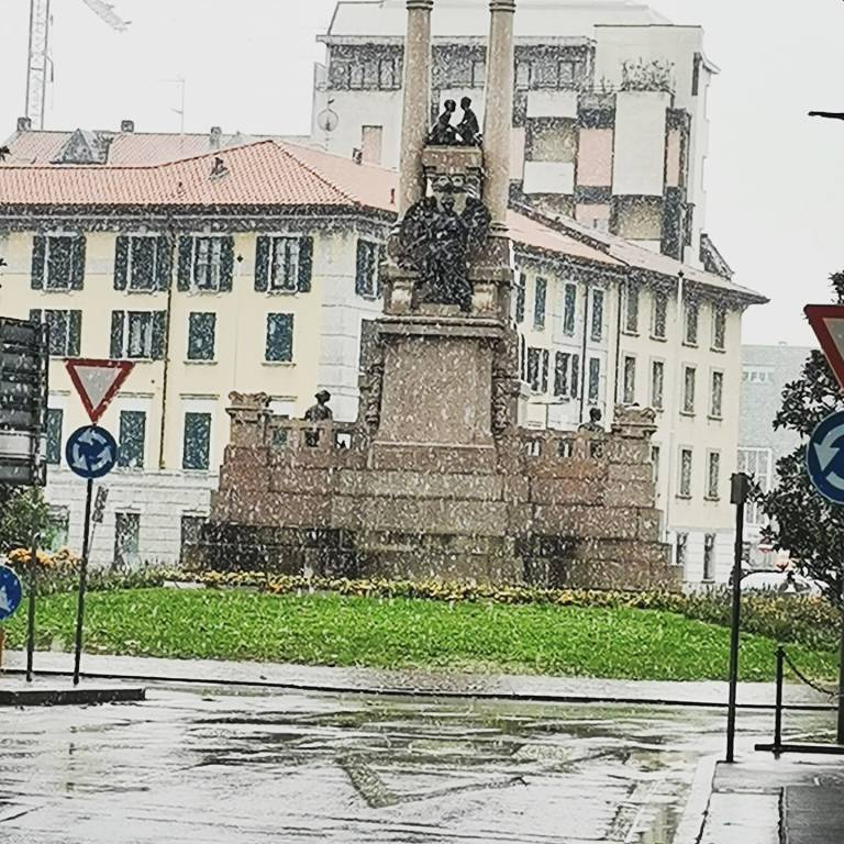 Basso Varesotto imbiancato dalla prima neve