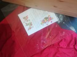 Danneggiata la casetta di Babbo Natale a Taino