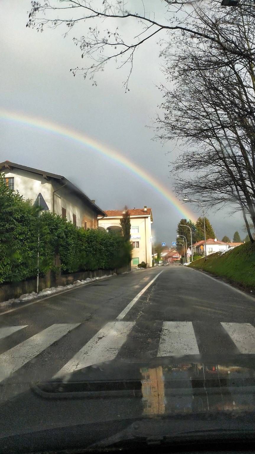L'arcobaleno nella neve