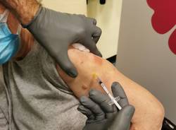 ASST Sette Laghi: vaccinazioni agli over 80