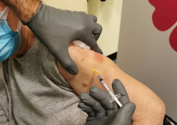 ASST Sette Laghi: vaccinazioni agli over 80