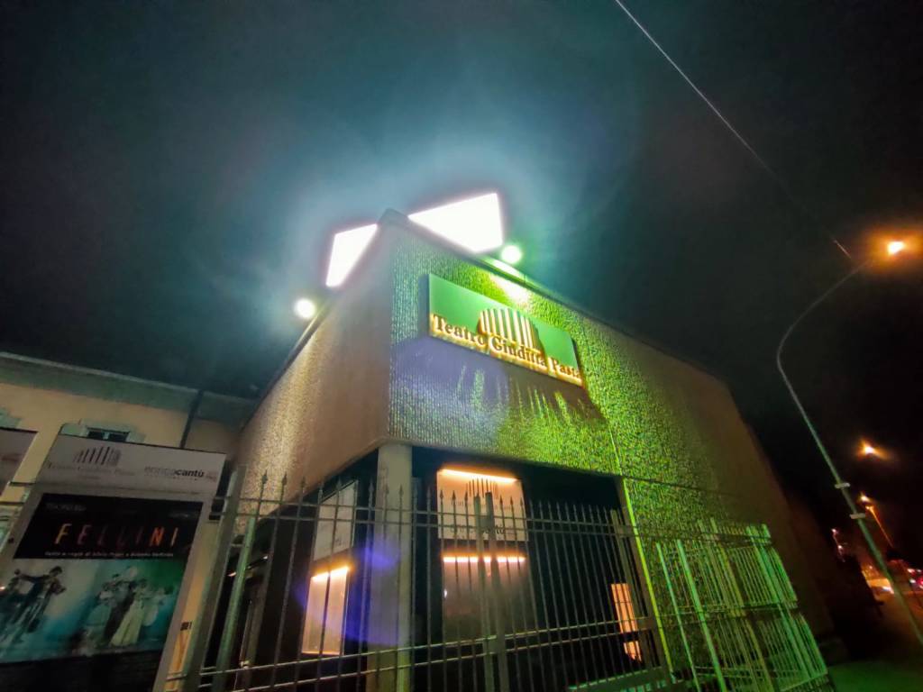 Le luci del Teatro Giuditta Pasta di Saronno si riaccendono per una notte
