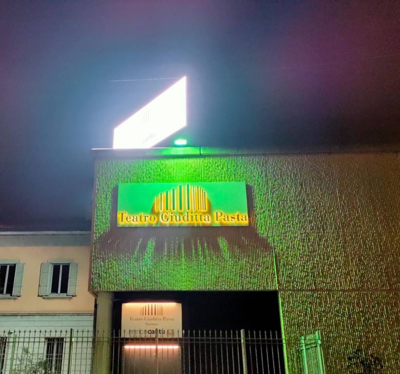 Le luci del Teatro Giuditta Pasta di Saronno si riaccendono per una notte