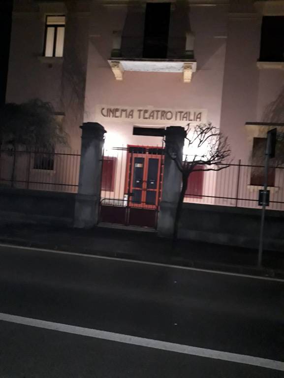 Luci accese in teatro