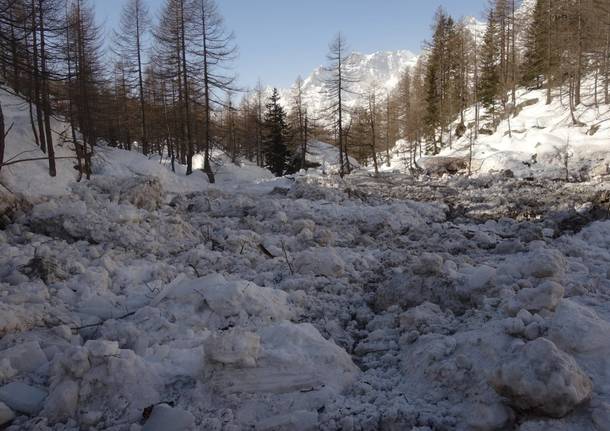 valanga lago streghe devero