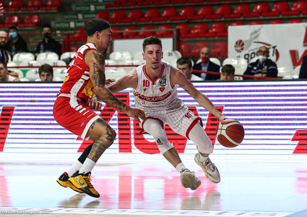 Openjobmetis Varese – Carpegna Prosciutto Pesaro 81-68