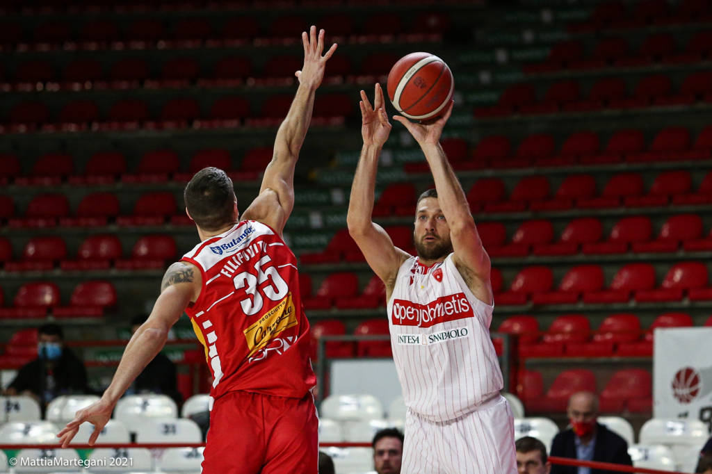 Openjobmetis Varese - Carpegna Prosciutto Pesaro 81-68