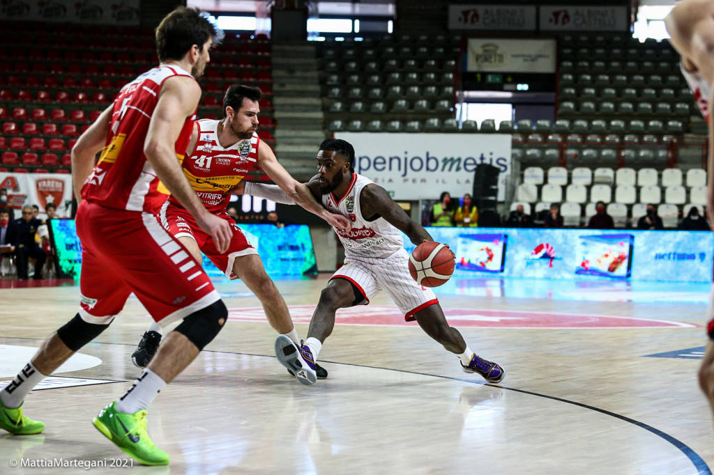Openjobmetis Varese - Carpegna Prosciutto Pesaro 81-68